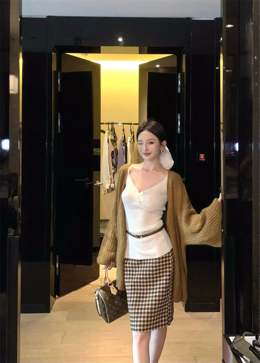 25Nov. 糯糯海馬毛理針織外套 復古針織背心/格紋半身裙