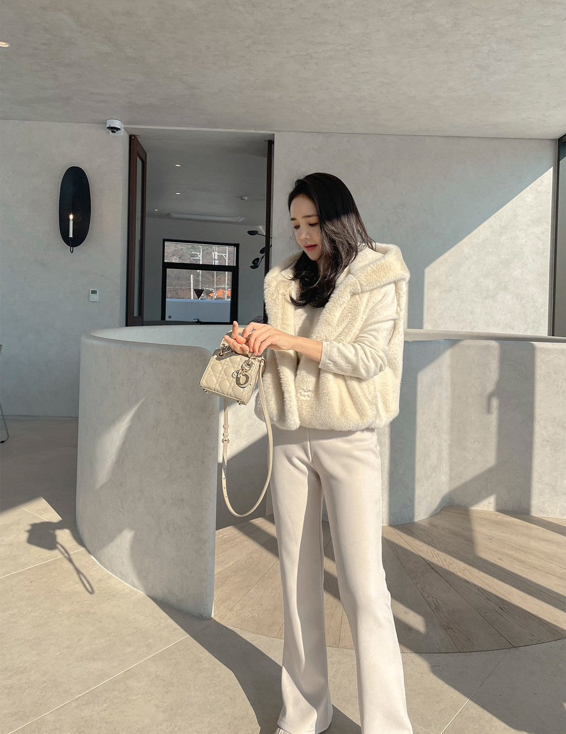 25Dec. 韓國毛毛馬甲連帽水貂毛坎肩外套 白/灰