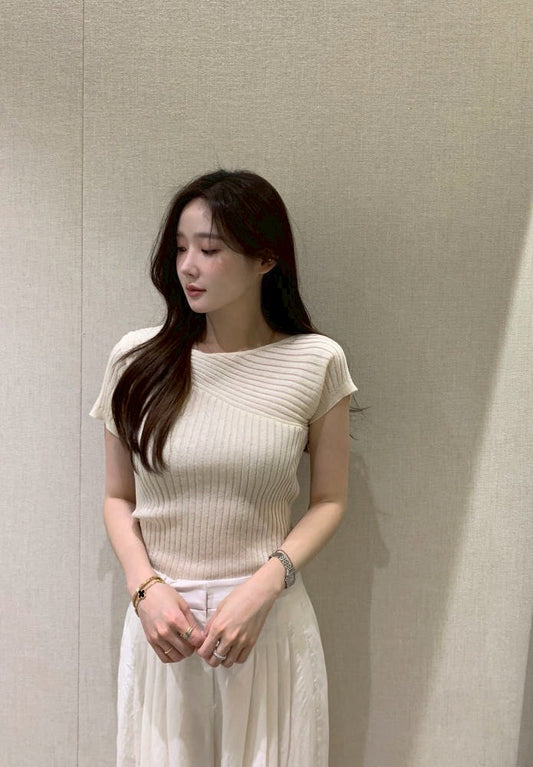 25Aug. 氣質不規則豎坑紋針織上衣 杏色