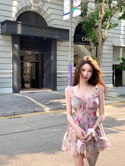 May. 花野仙子 法式收腰荷葉V領背心碎花裙