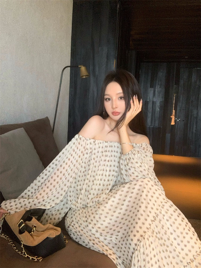 25Nov. ❤️心波點wings公主復古泡泡一字領半身裙套裝 白/黑