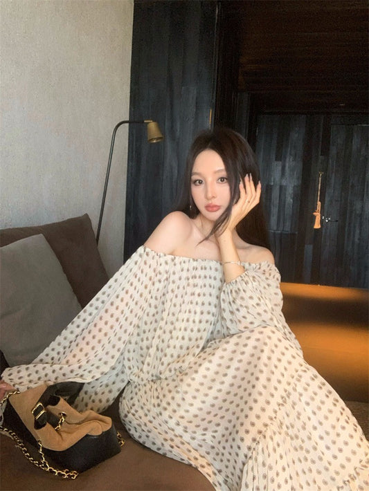 25Nov. ❤️心波點wings公主復古泡泡一字領半身裙套裝 白/黑