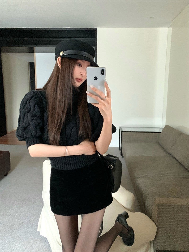 Feb. 俄羅斯娃娃 泡泡袖高領五分袖針織上衣 黑色A字裙