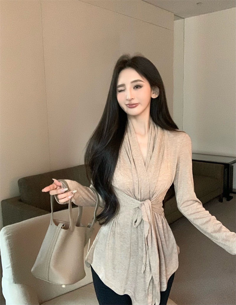 May. 氣質疊領綁帶長袖開衫 杏 高腰微喇叭黑色休閒褲