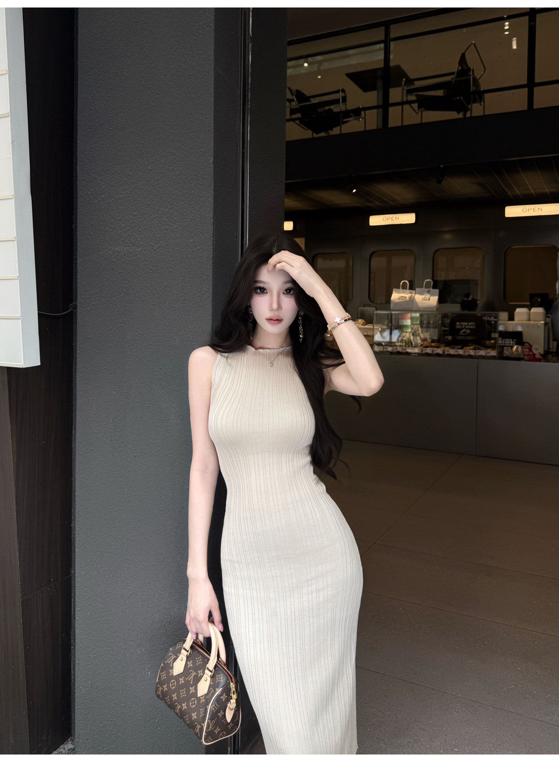 26May. 氣質美人 紋理針織半高領無袖開衩裙 杏/灰/藏藍