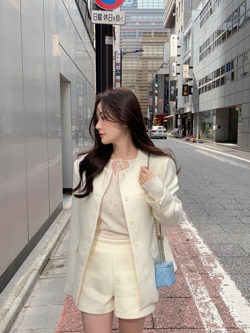 Oct. 簡約daily 氣質繫帶過圓領針織上衣 白/卡其