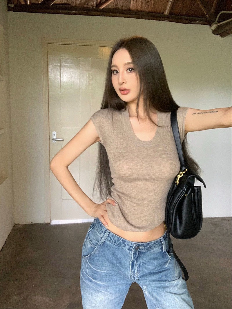 Jun. 復古U領短袖修身針織上衣 卡其/深咖