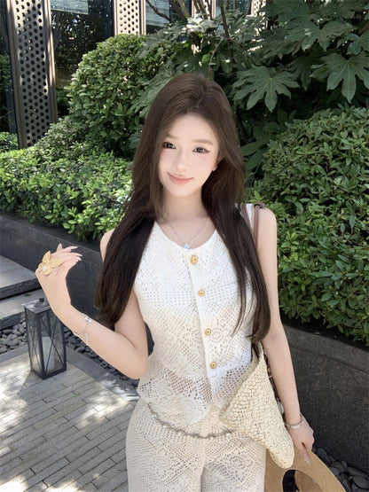 25Aug. 渡假縷空排扣馬甲 同花色高腰休閒褲