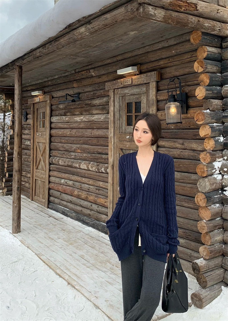 25Dec. 慵懶美式V領針織口袋開衫 藏藍/杏色