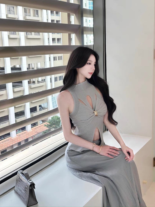 May. 千金即視感 貴氣高奢小巴扭結縷空針織背心 灰