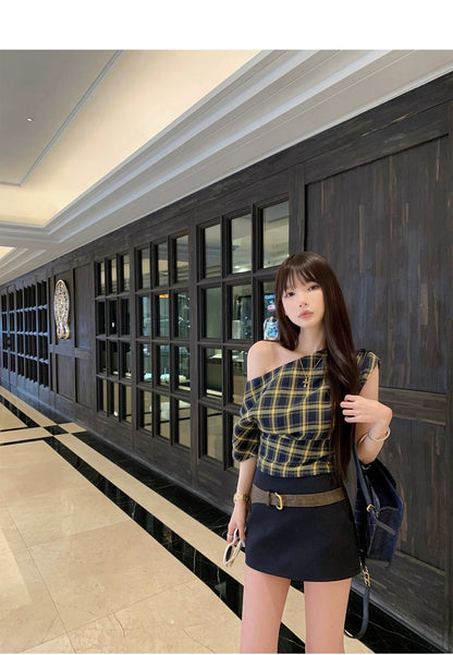 Jun. 美式腔調 藏黃格紋斜肩休閒上衣