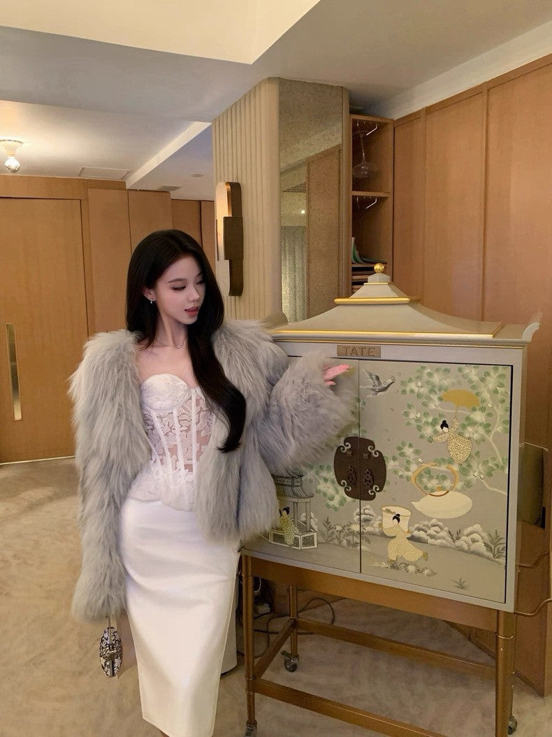 26Apr. 人均美腿! 小巴金釦兩片式漆面皮裙 白/黑
