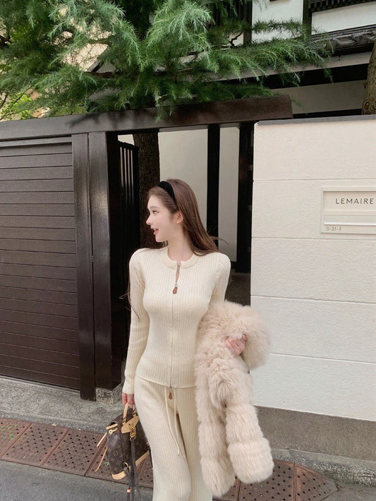 25Nov. 柏林之戀 奶呼呼坑條雙拉鍊針織休閒褲套裝 米色