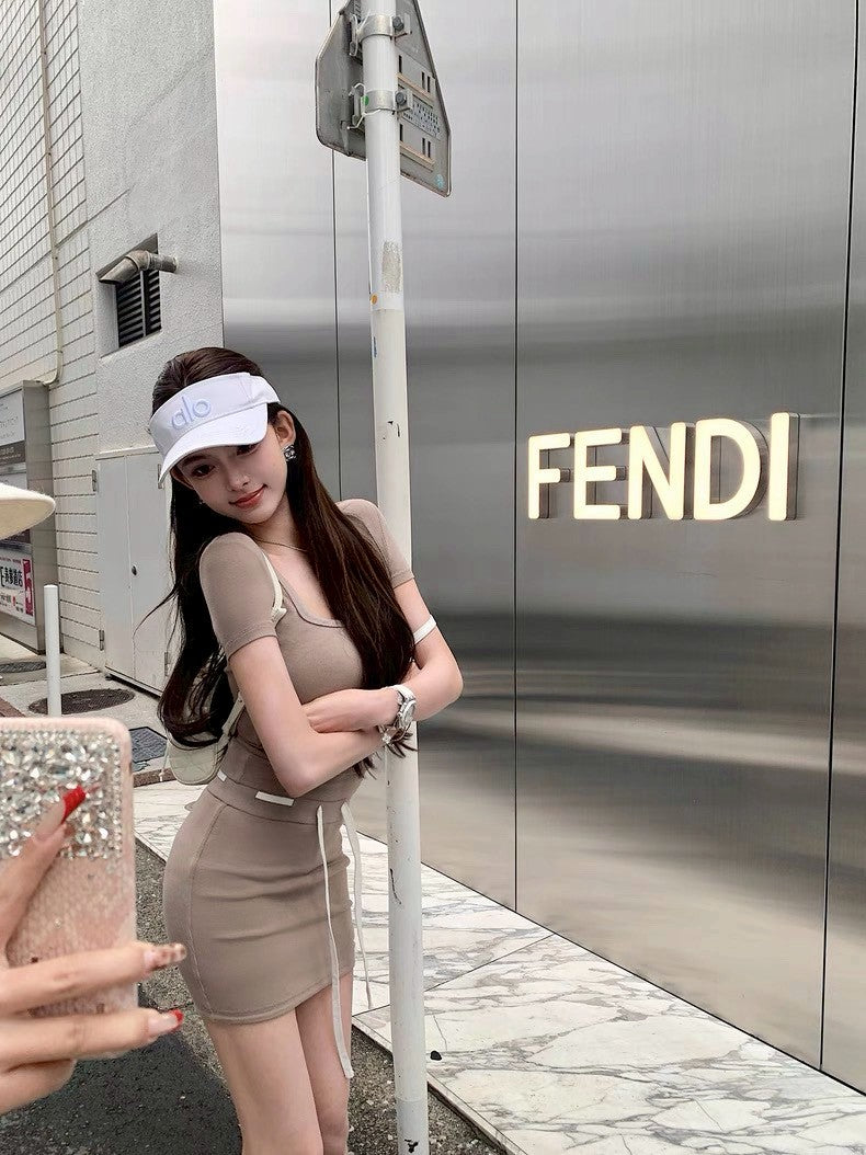 25Aug. Daily曲線套裝 低調基礎純色半身裙套裝 奶茶