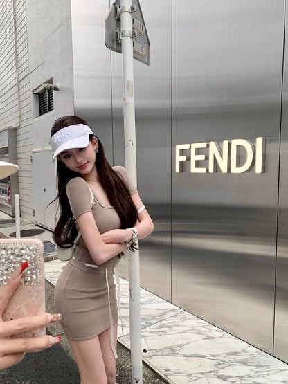 25Aug. Daily曲線套裝 低調基礎純色半身裙套裝 奶茶