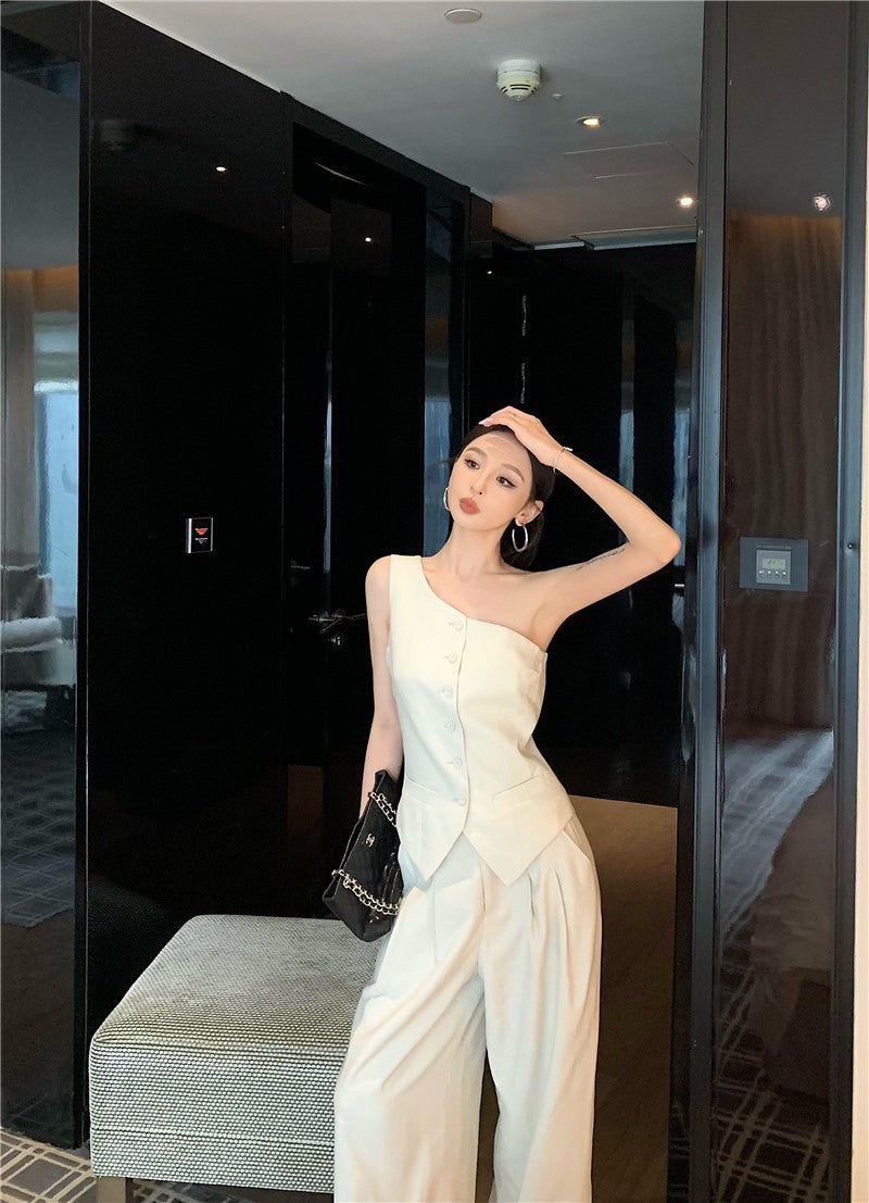 Jun. 簡約老錢調 慵懶設計感2版型上衣 寬鬆休閒褲 米杏色