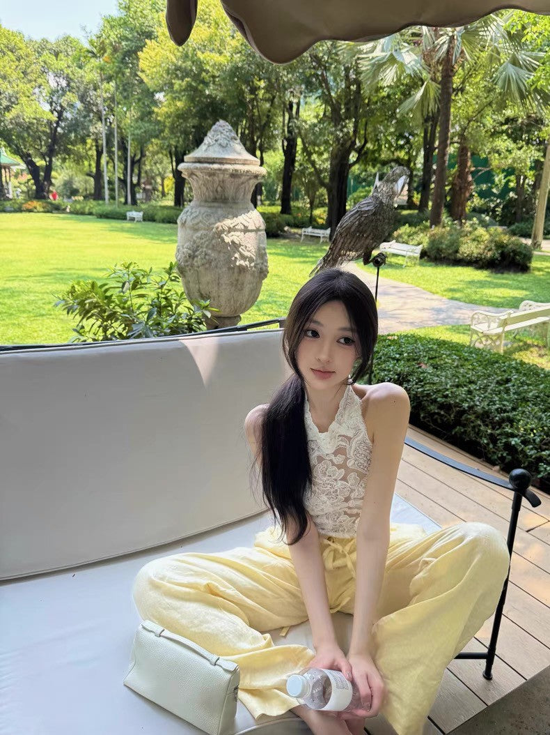 May. 氣質美女 夏日浮雕蕾絲花背心 卡其/白
