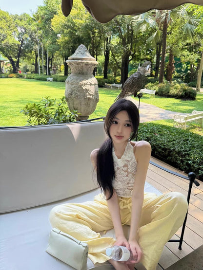 May. 氣質美女 夏日浮雕蕾絲花背心 卡其/白