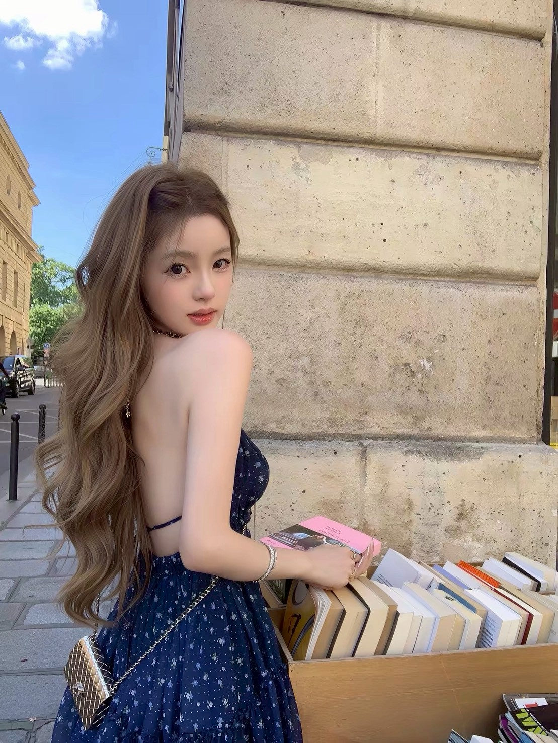 26Jul. 南法莊園渡假碎花露背洋裝 白黃花/藏藍