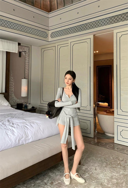 Apr. 時髦健身教練 歐美極致身材 U領拉鍊連體褲套裝 灰