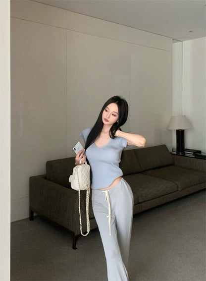 May. 審美至上 溫柔V領粗坑針織上衣 修身休閒長褲 灰藍色