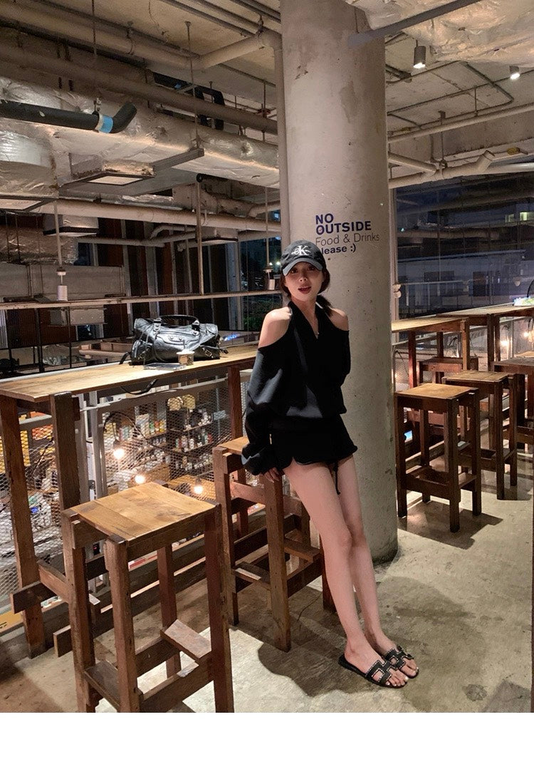 25Nov. 鏡頭焦點復古露肩掛脖交錯上衣休閒褲套裝 黑