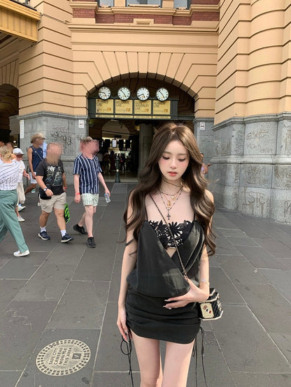 Mar. 豆蔻少女 立體繡花拼接蘯領抽繩連身裙 黑