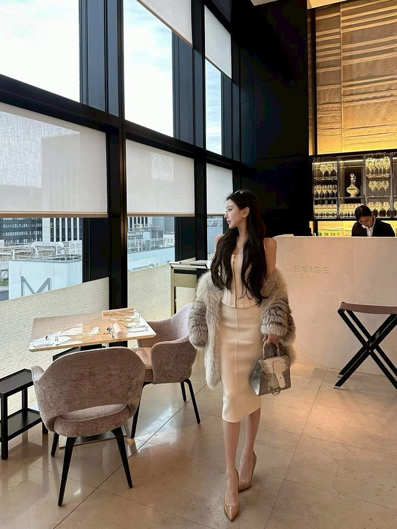 26Jan. 優雅lady溫柔酷颯兼具 舒適滿分金鍊針織背心/半身裙 米白