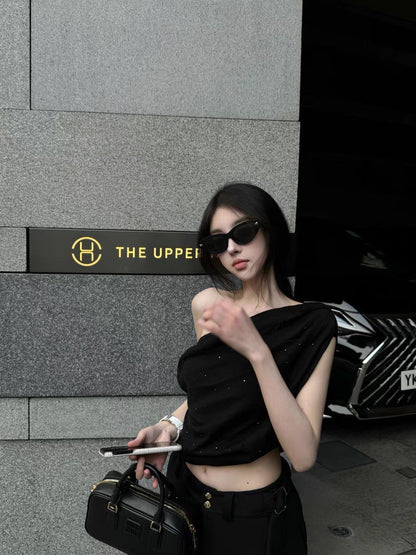 May. 曖昧氛圍 鬆弛感燙鑽一字肩針織上衣 黑