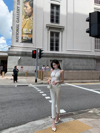 May. 千金即視感 貴氣高奢小巴扭結縷空針織背心 白