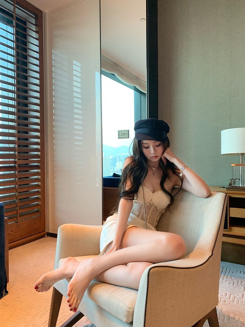 Mar. 奶香洋甘菊 魚骨美腰性感抹胸連身裙 杏白/黑