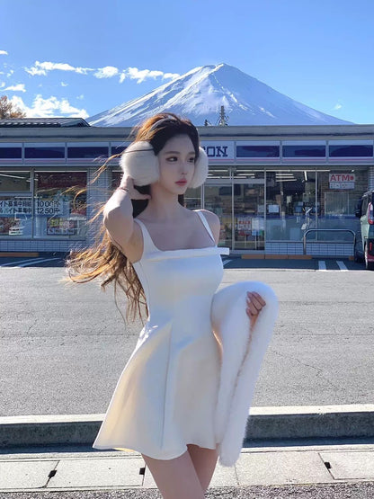 Mar. 曼妙天鵝 法式氣質蝴蝶結收腰連身裙 黑/白