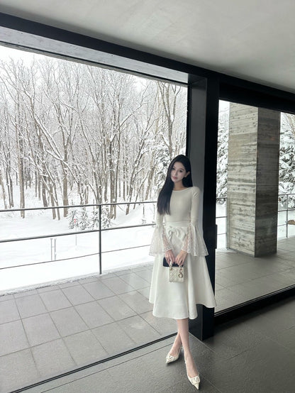 Mar. 天鵝挽夢 氣質法式蕾絲喇叭袖修身上衣 白