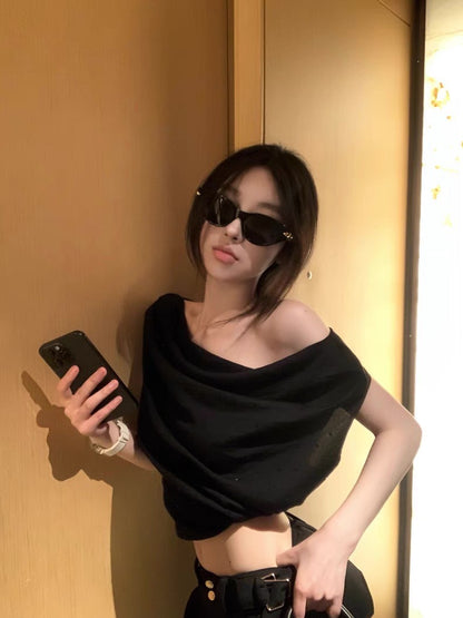 May. 曖昧氛圍 鬆弛感燙鑽一字肩針織上衣 黑