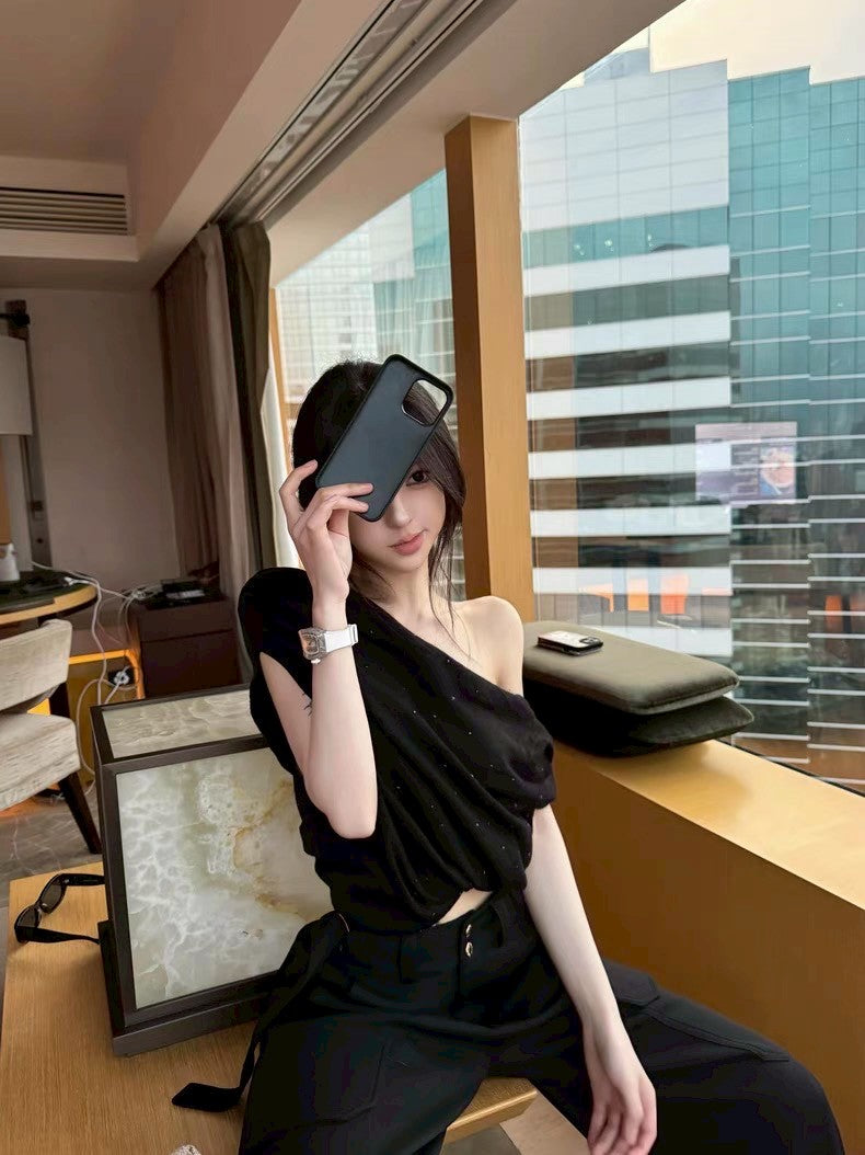 May. 曖昧氛圍 鬆弛感燙鑽一字肩針織上衣 黑