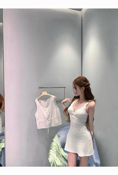 26Jun. 氣質教科書豎坑V領修身花邊棉裙/背心 白色/咖啡色
