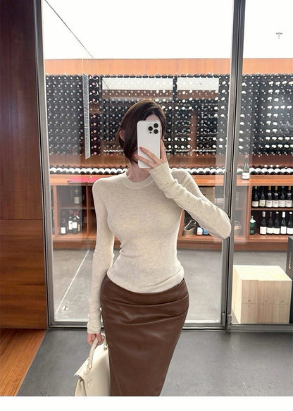 25Dec. 燕麥奶圓領修身好版型針織上衣