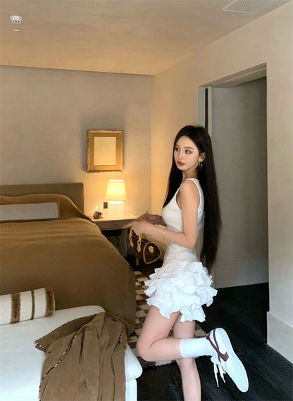 25Jul. 獨寵甜心 U領背心拼接花苞蛋糕裙 白/黑