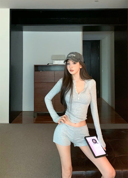 Apr. 私藏好身材 簡約排扣彈力上衣短褲套裝 灰