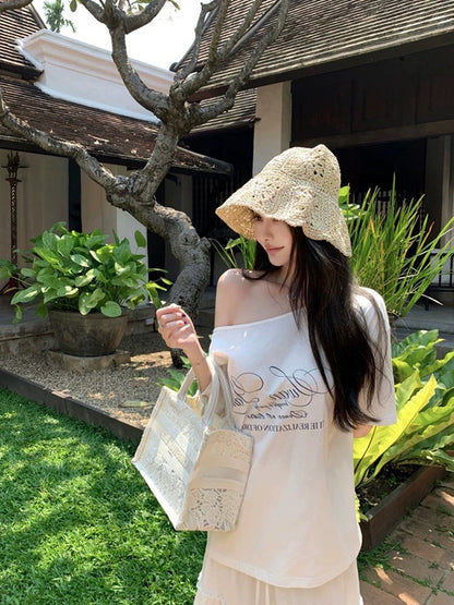 May. 休閒簡約斜肩字母棉T 白/黑