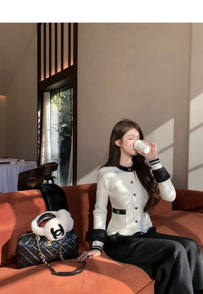 26Feb. Coco經典黑白小香厚實修身版針織外套 白底/黑底
