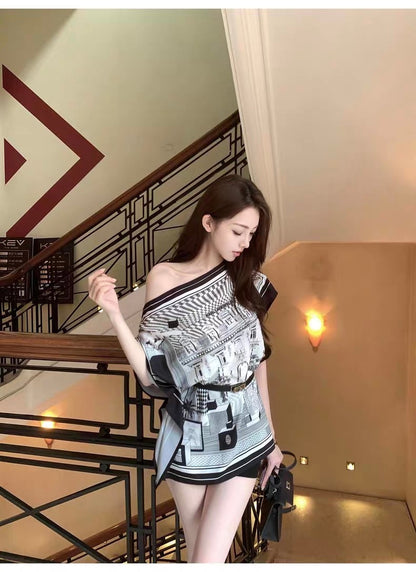 25Oct. 矜貴老錢 氣質印花蝙蝠袖絲巾上衣