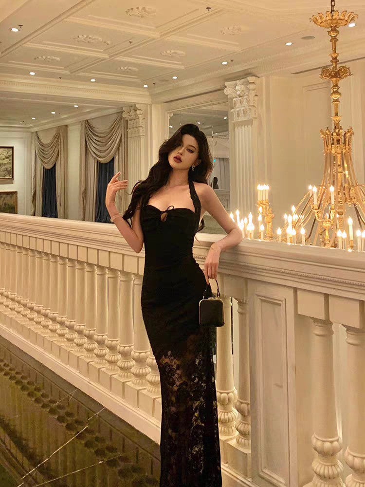 26Apr. 羅馬午夜 性感掛脖式透視蕾絲裙 黑
