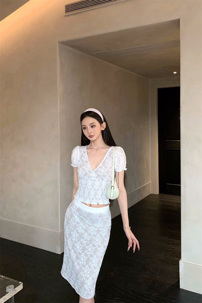 26Jun. 法式蕾絲緹花V領上衣半身裙套裝 米白