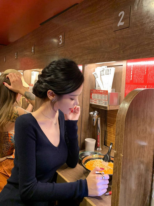 26Jan. 糯暖鬆弛感v領顯瘦羊毛打底上衣 藍/卡