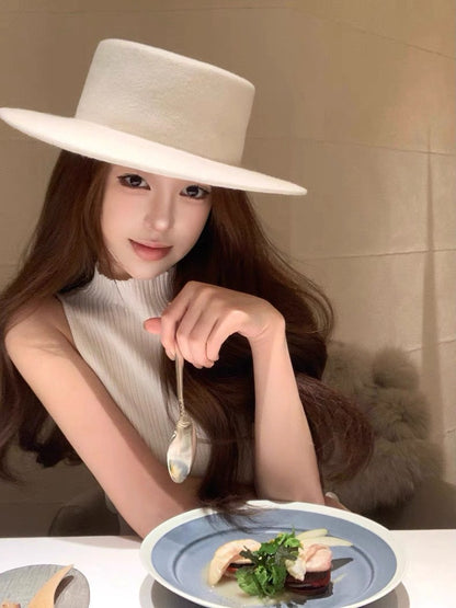 26Jan. Fend*申有娜同款花瓣擺針織背心 白/黑