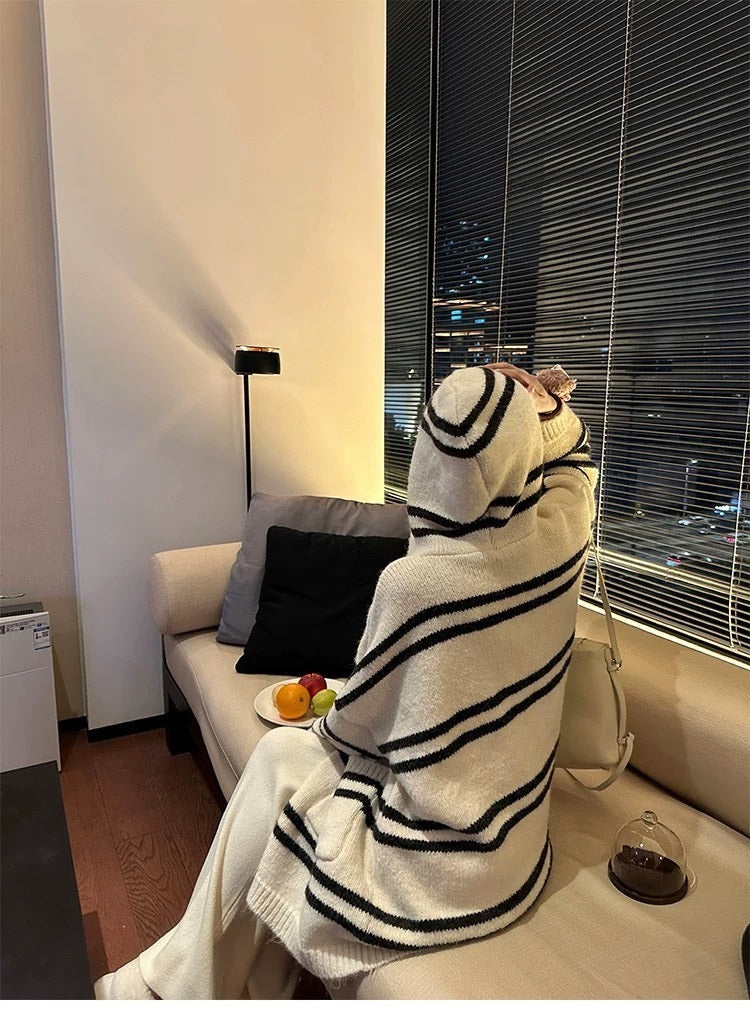 25Oct. 慵懶空氣羊毛條紋針織連帽外套 白