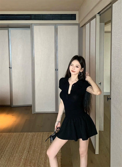 Jun. 美式高校polo領拼接連身裙 黑