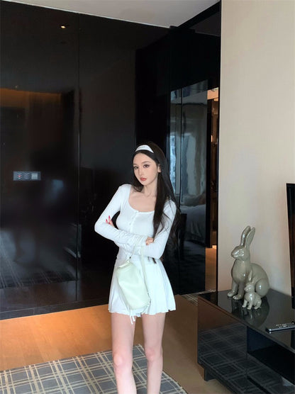 25Nov. 甜氧韓女俏皮方領排扣上衣蓬蓬短裙套裝 白/灰