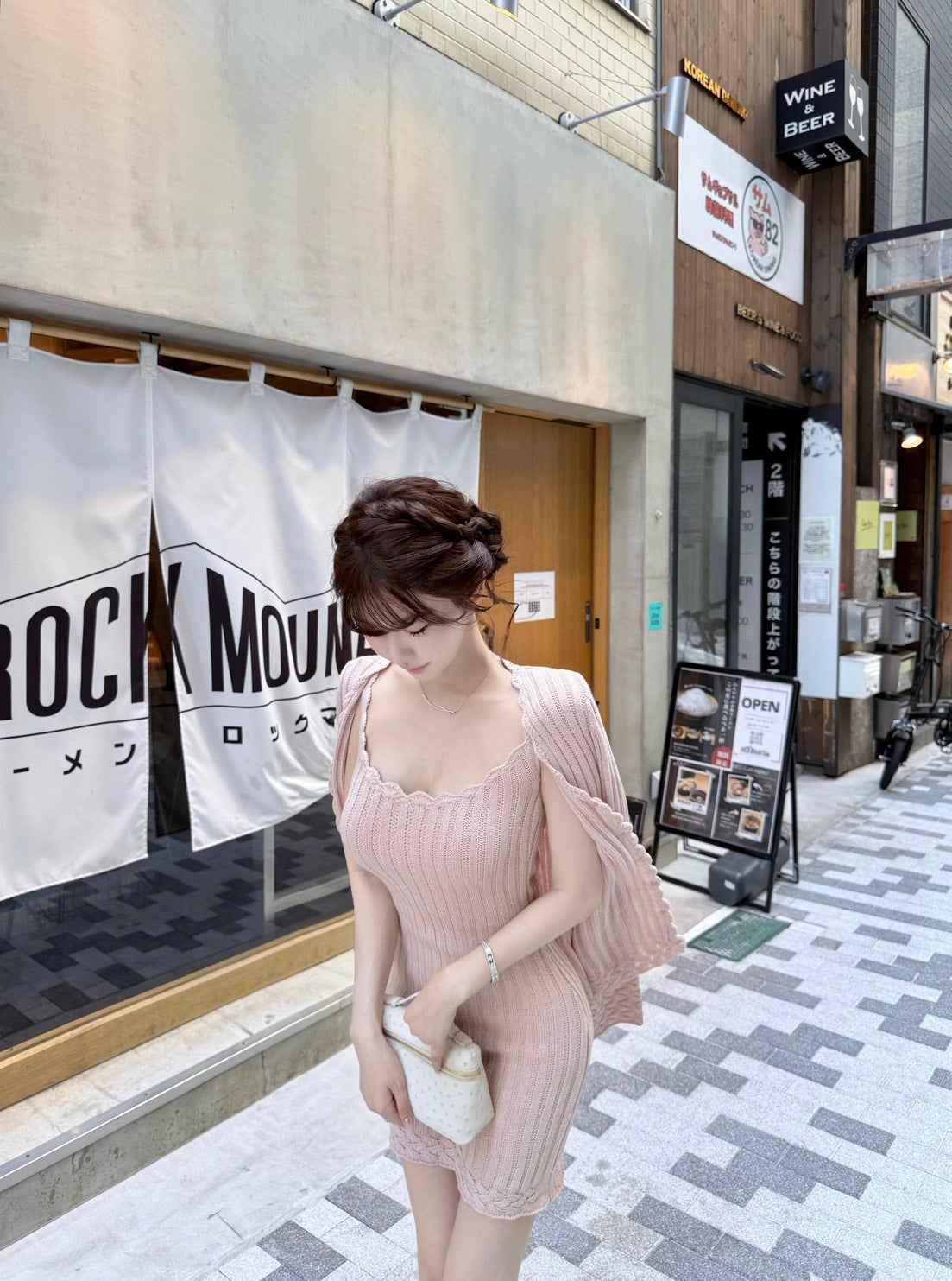 25Dec. 日常美女感V領鉤花粉色坑條針織連身套裝